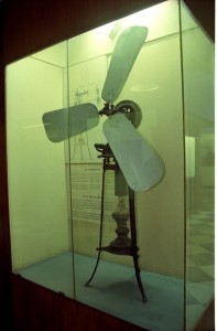 Stirling-hot air fan.